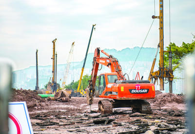 江南新区三峡园及市民广场改建工程正加紧建设